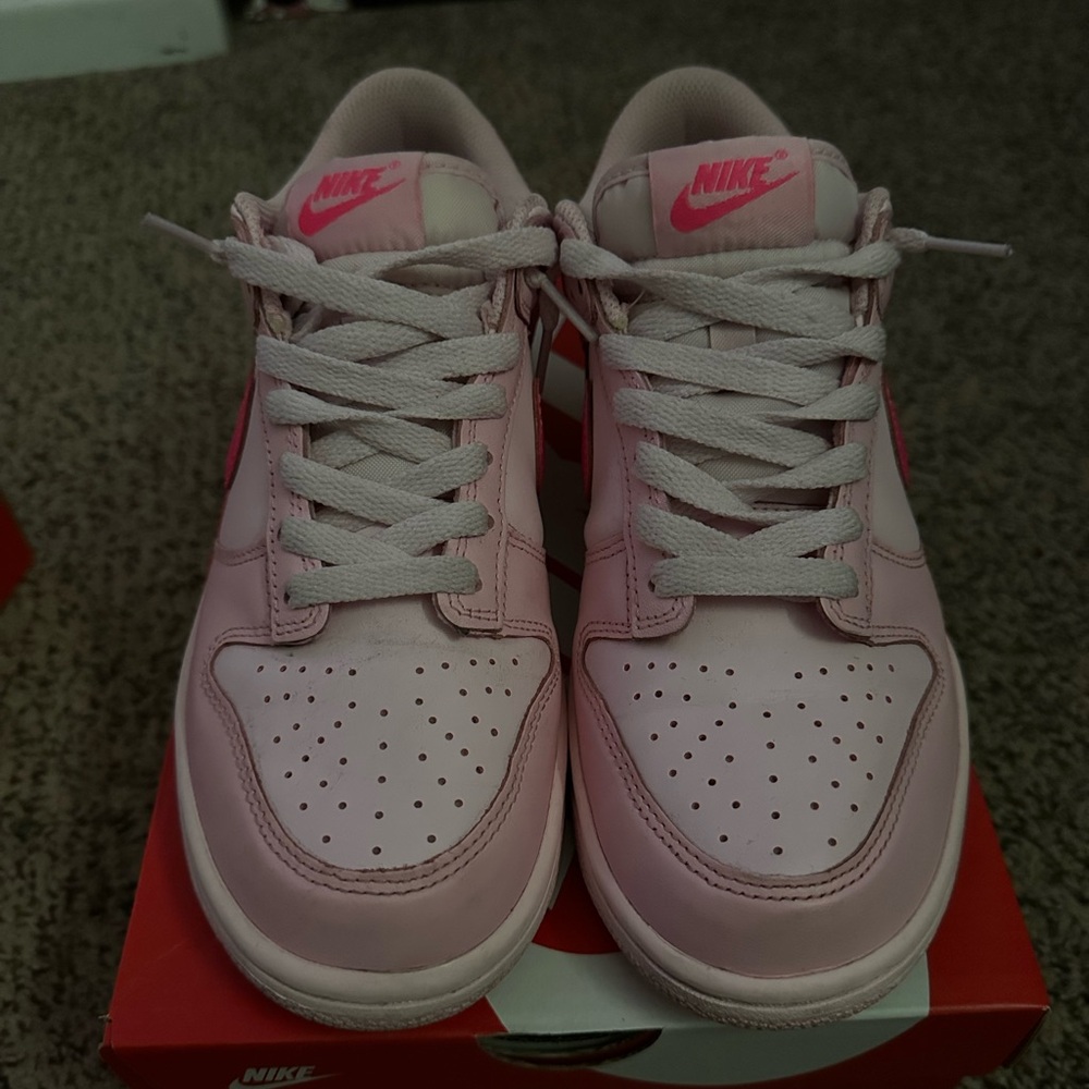 pink dunks